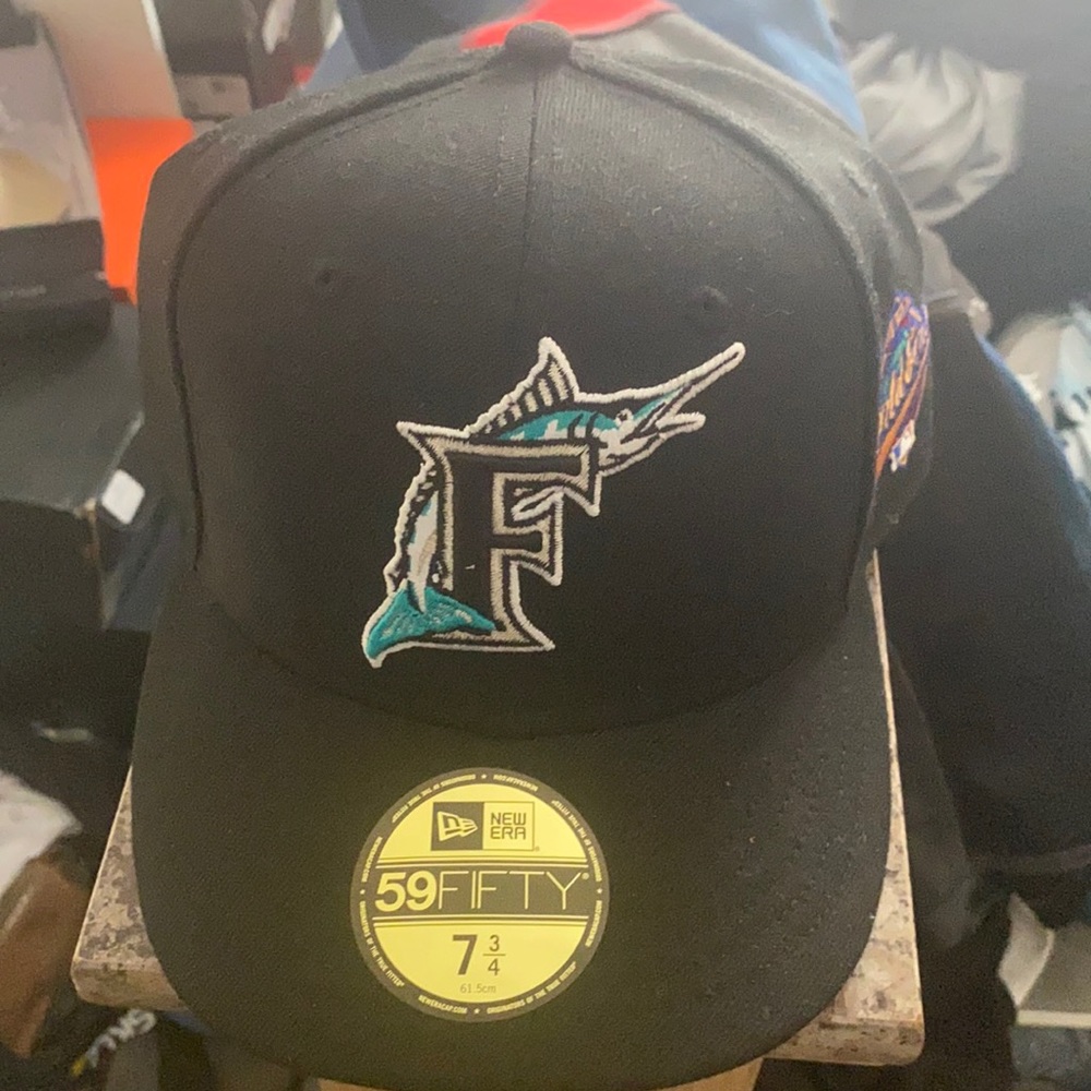 Fitted hat